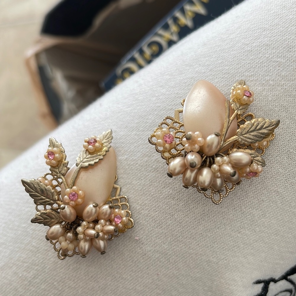 Vintage clip earrings